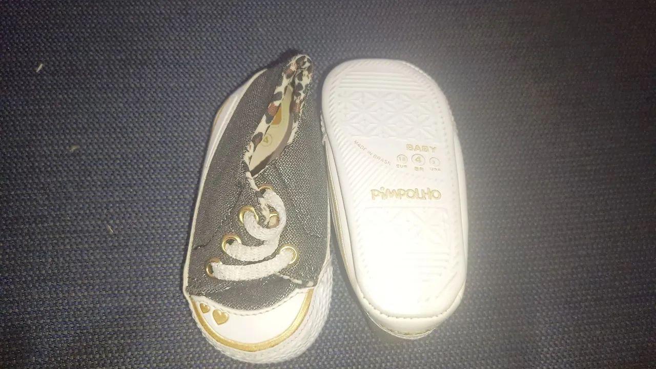 04 pares de sapatinhos infantis,vermelho 3,tenis azul 4,tenis branco 14,sapato de festa 16 - Foto 4