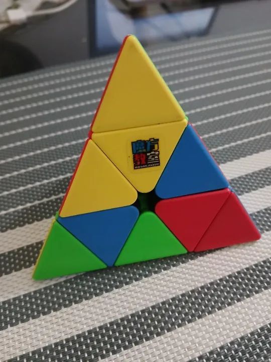 Piramix 3x3x3 - Mofang Jiaoshi Magic Cube Cubing