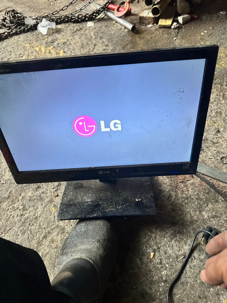 Monitor LG Flatron E1641S-PN usados com marcas de uso  - Foto 3