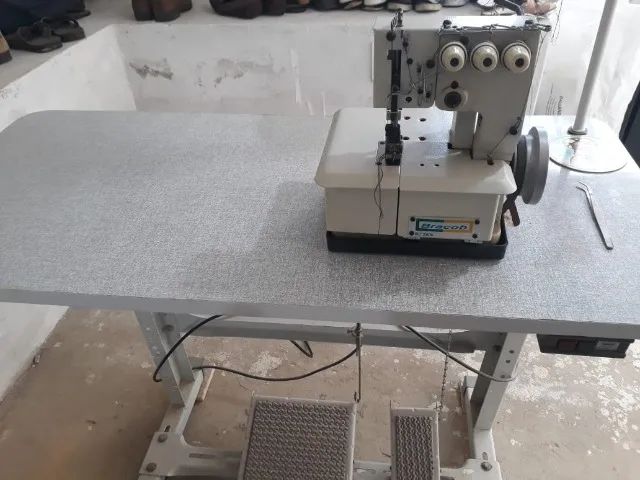 Máquina de costura64169285385475120