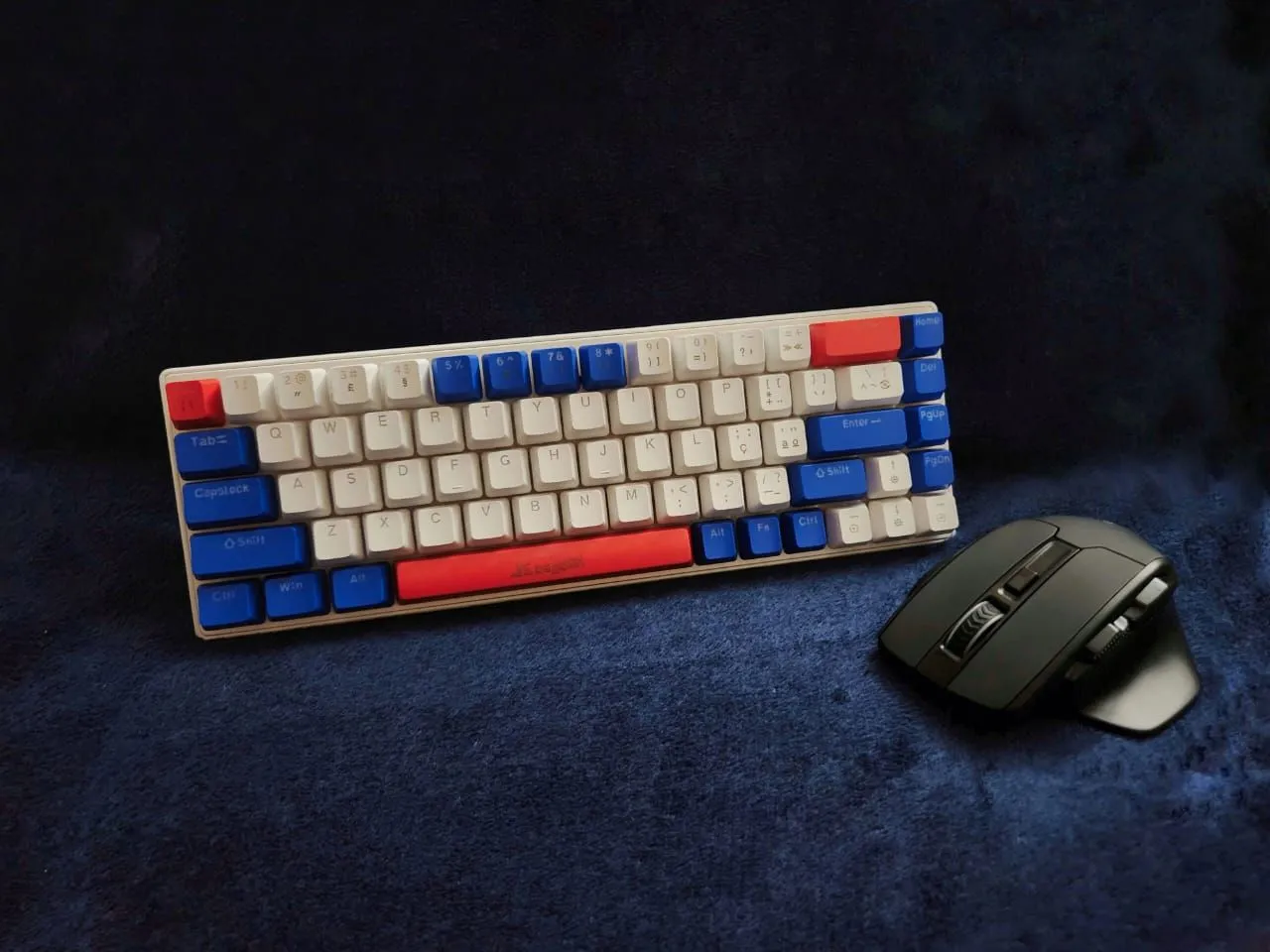 Teclado Mecânico 60% + Mouse Gamer Sem Fio