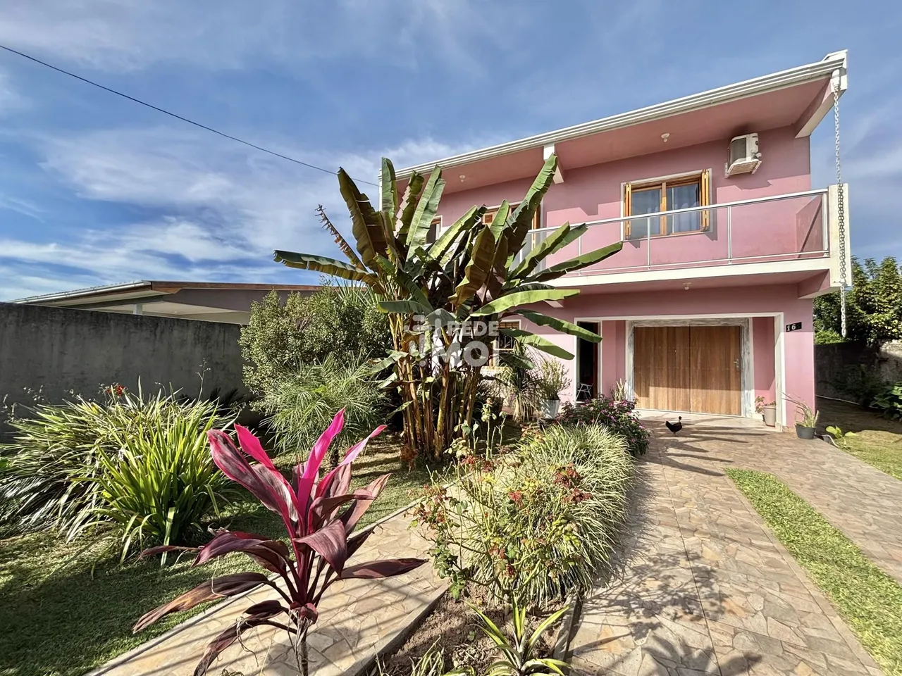 Casa para locação com quintal!