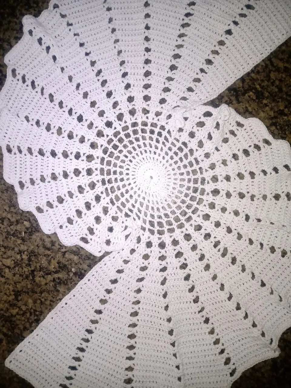 Trilho de mesa em crochê