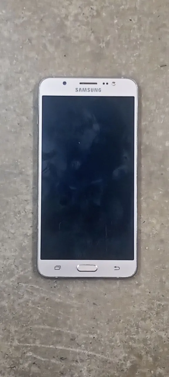 Sansung J7 (2016)