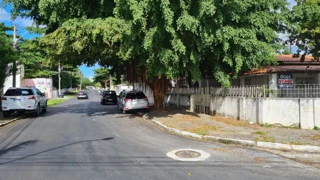 Ótima casa para comércio na Torre
