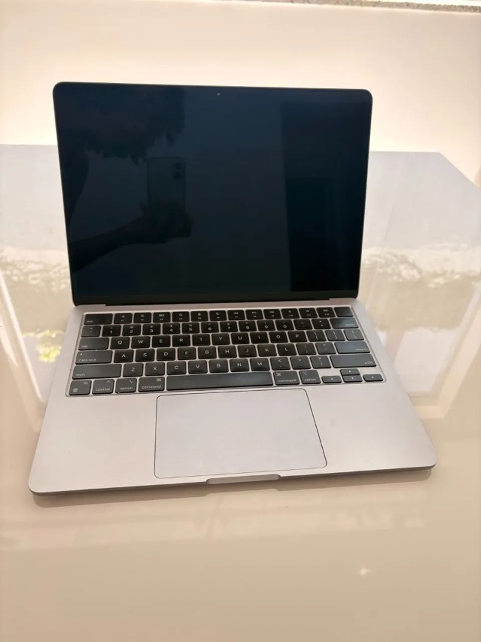MacBook Air M2 - 8GB RAM / 256GB SSD - Excelente estado