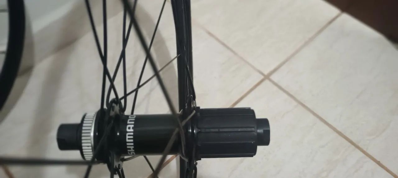 Par de Rodas Shimano WH-RS171 Disc HG 8 a 12v Preto Zera - Foto 5