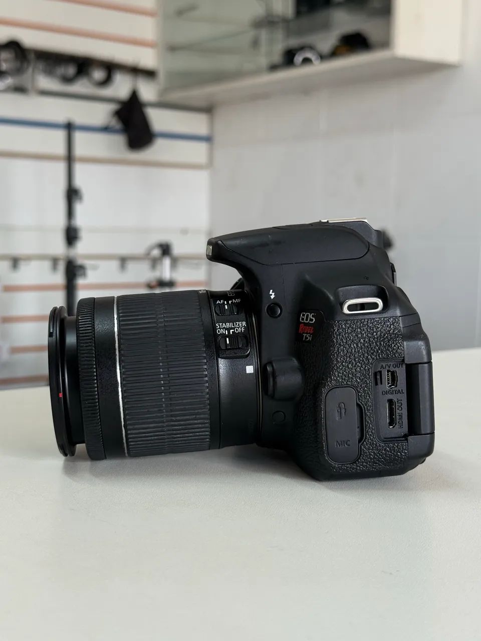URGENTE - Camera Canon Eos Rebel T5i + 18-55 + 1 Baterias - Foto 4