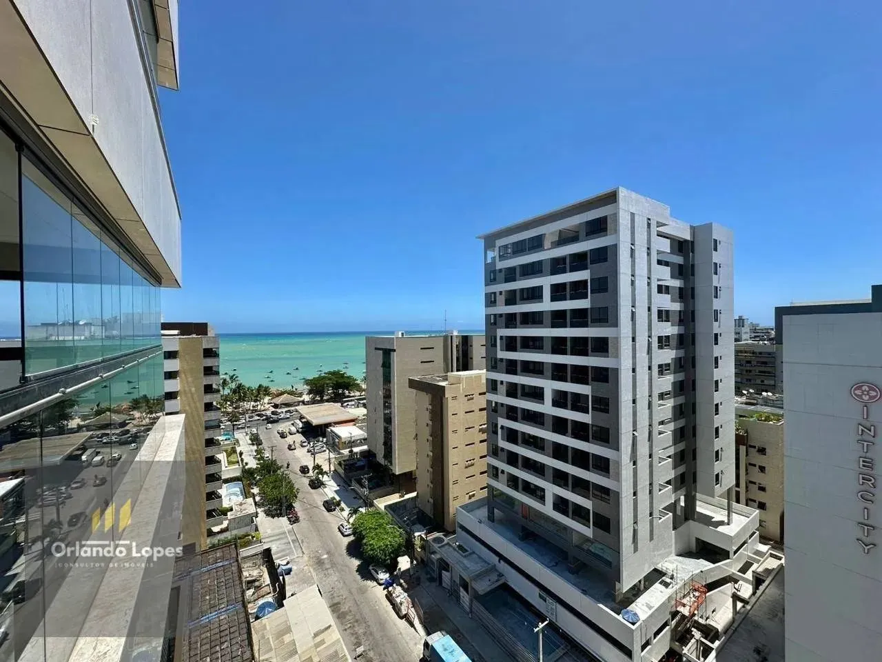 Prédio novo. Apartamento com 3 dormitórios à venda, 171 m² por R$ 2.680.000 - Ponta Verde 