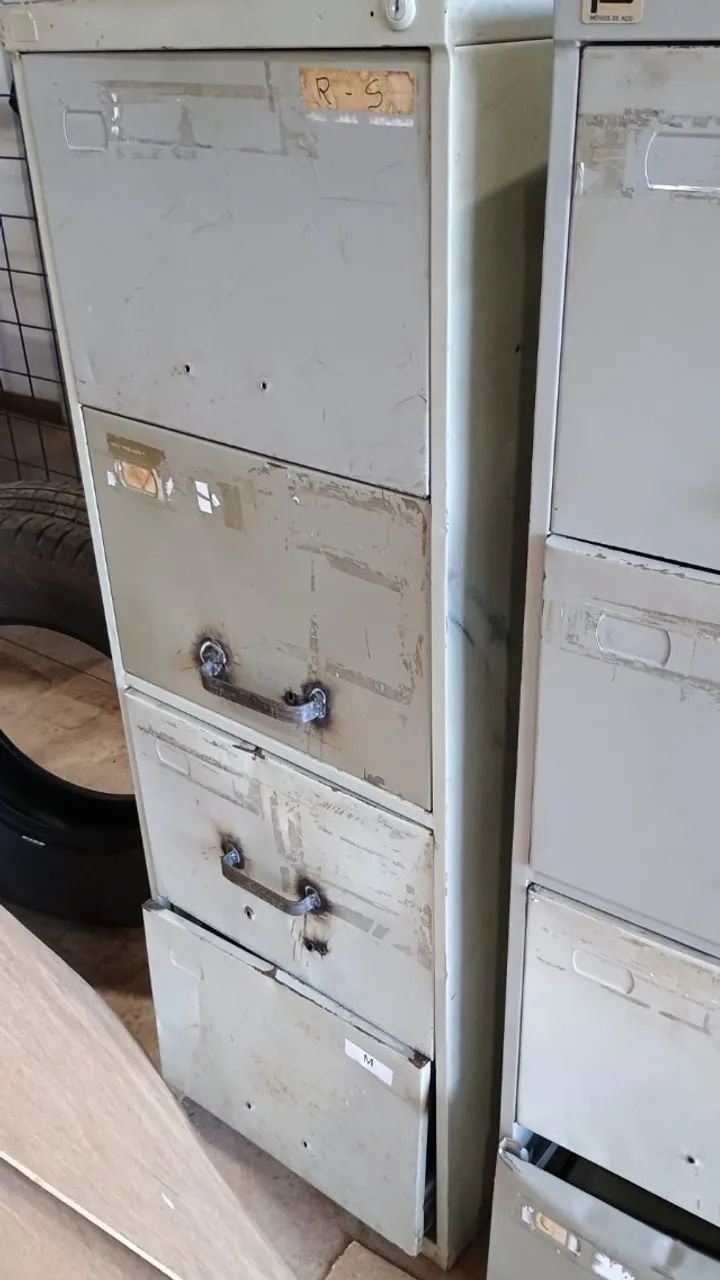 Vendo Armários de Metal Para Arquivos