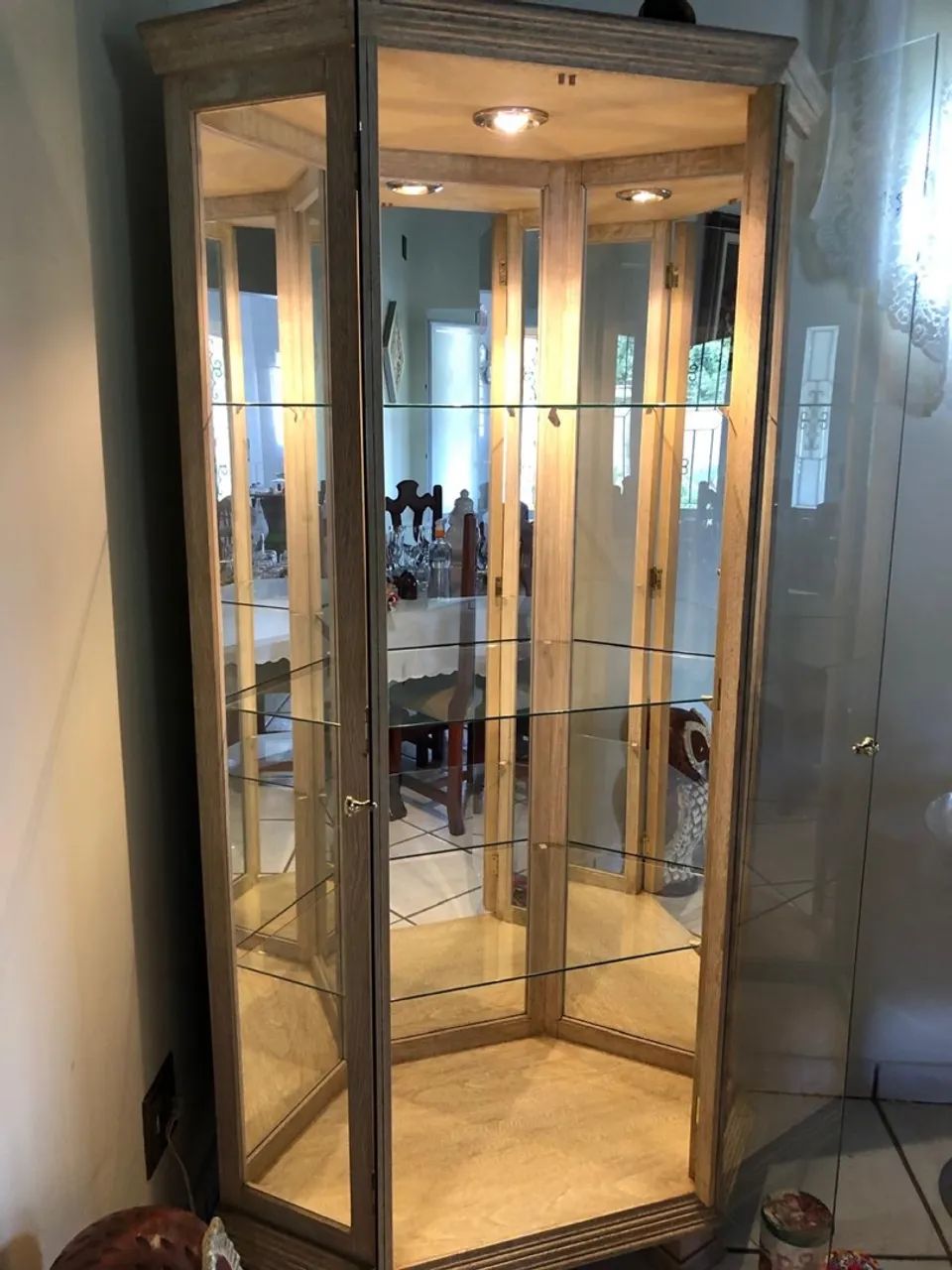 Vitrine de Canto em Madeira ou cristaleira - Foto 2