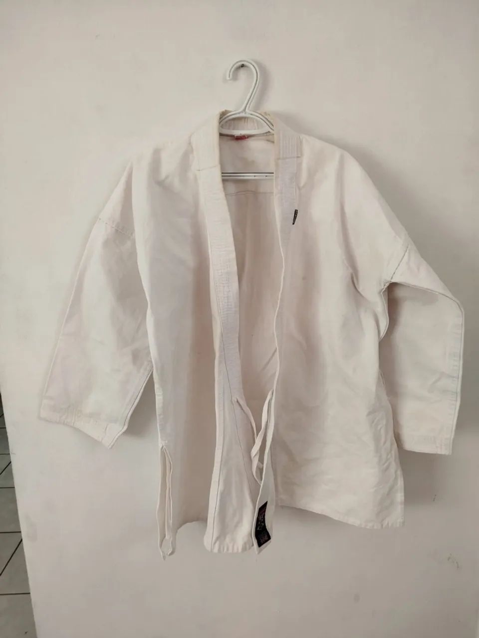 Kimono de karatê shiroi hevi cava 