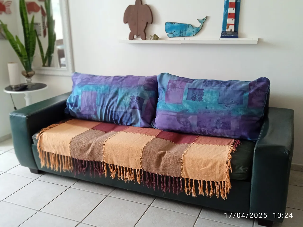 Sofá três lugares