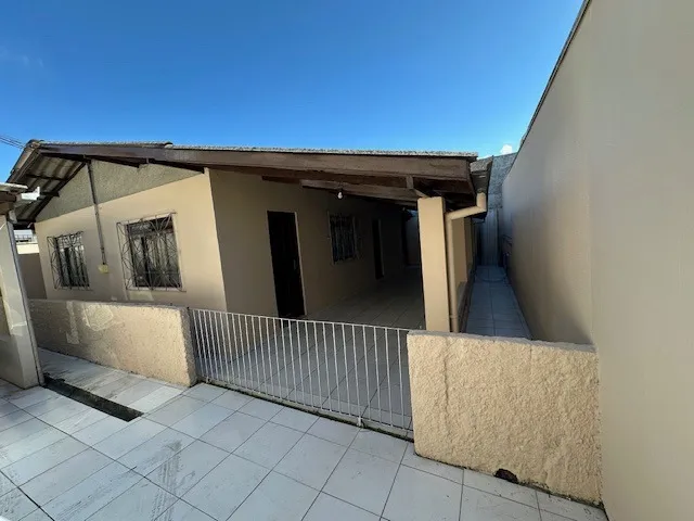 Casa de alvenaria alugo locação com 3 quartos bairro São Vicente