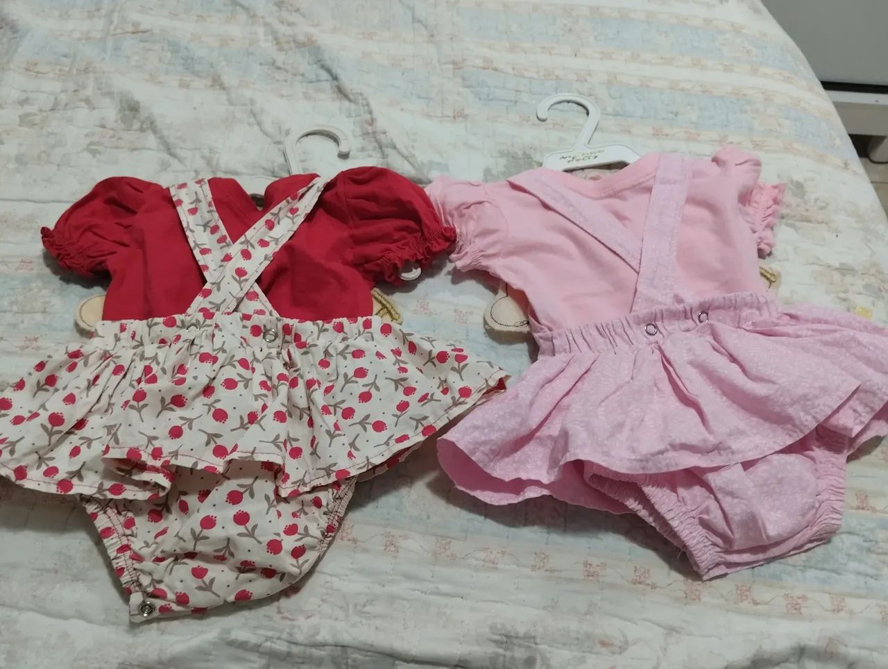 Lote de romper e vestido para bebê  - Foto 5