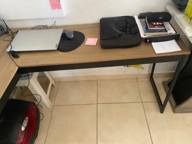 Mesa de estudo com 2 espaços 64717306182913121