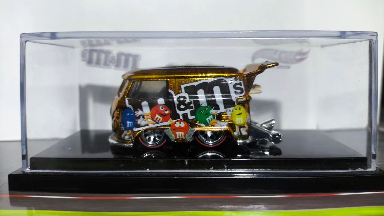 Hot Wheels Custom VW Kool Kombi M&M's - Brinquedos e Jogos - São