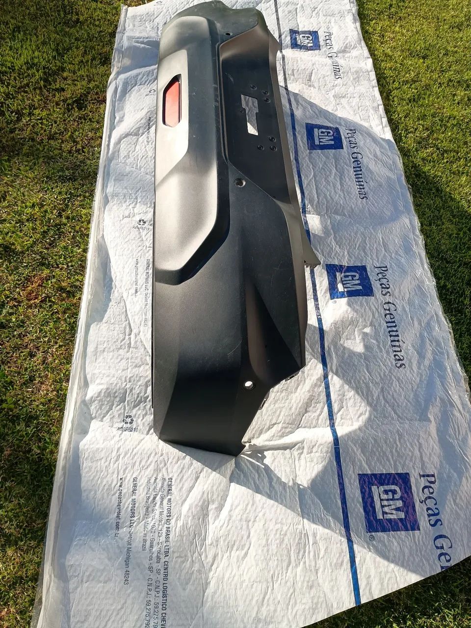 Para-choque Tracker original usado, poucos detalhes 