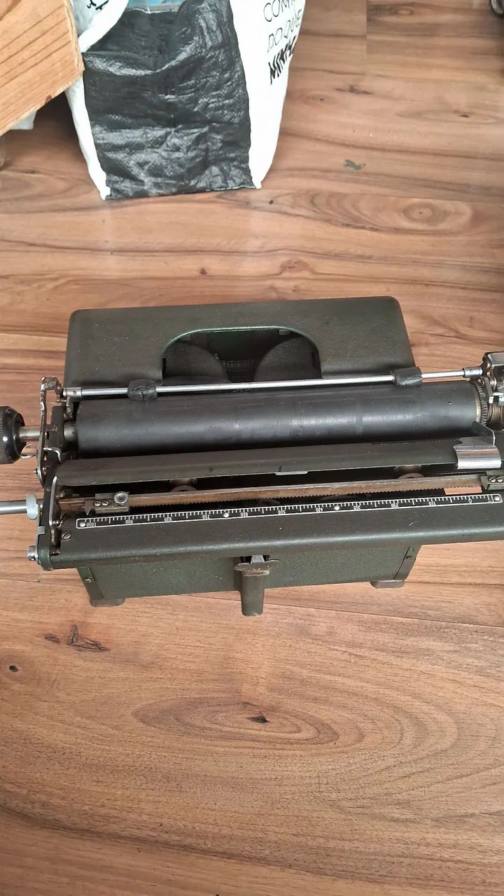 Antiga máquina de datilografia Sueca Halda item de Colecionador  - Foto 2
