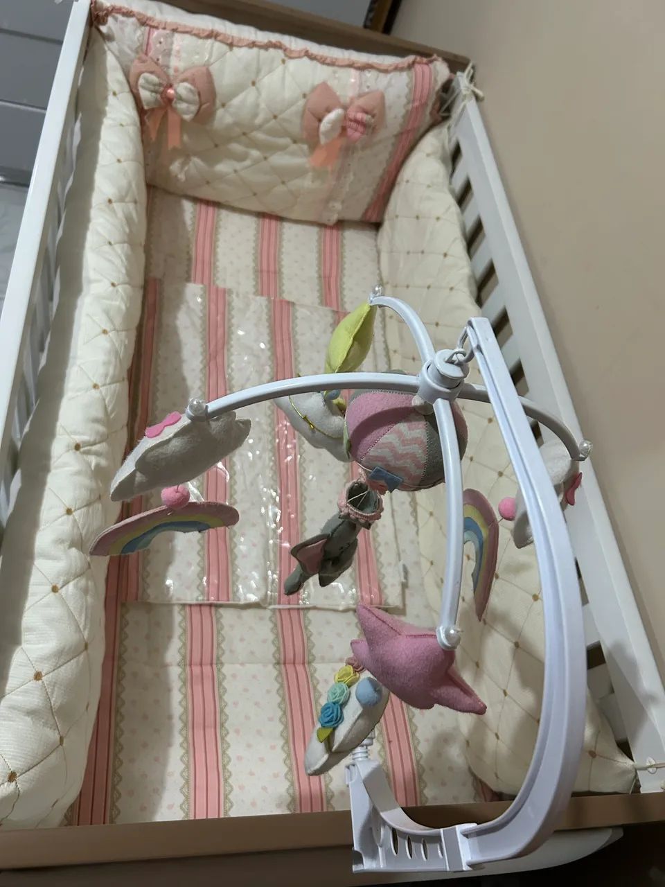 Vendo Berço mini cama + kit de berço completo + mosqueteiro provençal  - Foto 6