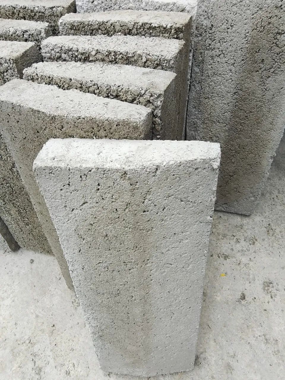 Meio fio de calçada 64840790478978122