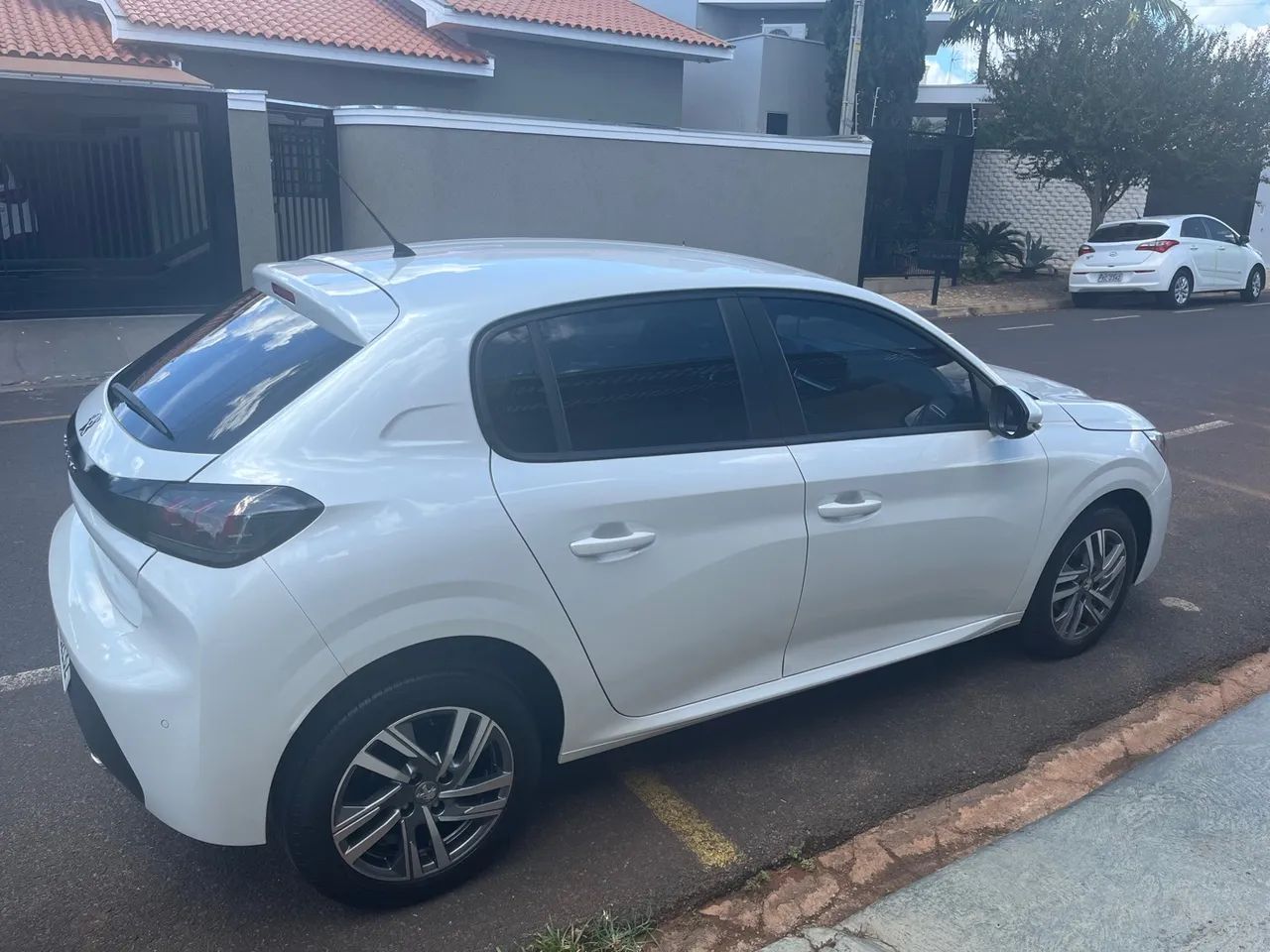 Peugeot 208 Allure Aut. 2022 - Foto 3