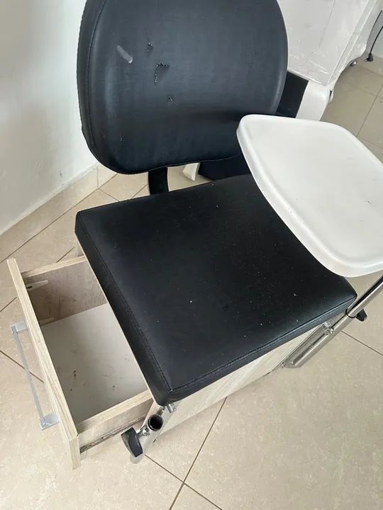 Cadeira de manicure . Marca Haisan  - Foto 3