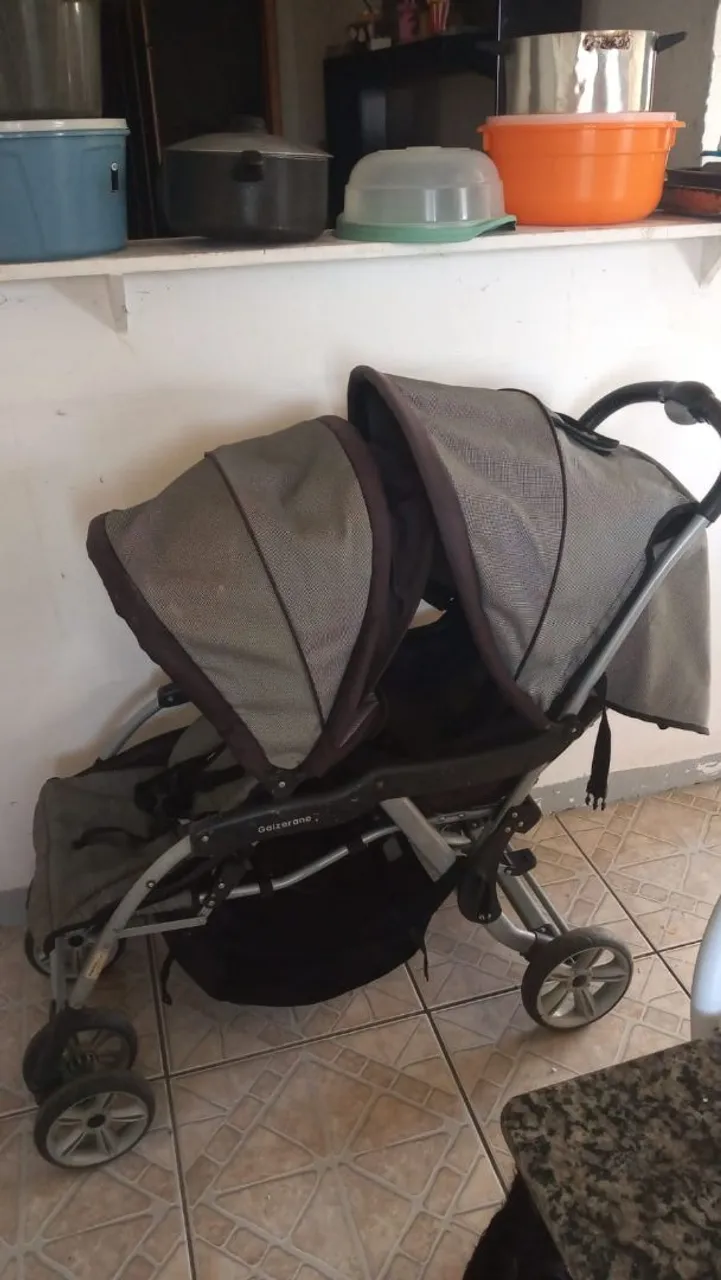 Carrinho de Bebê Duplo