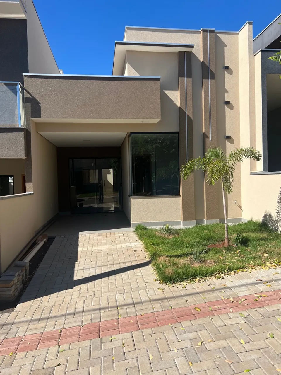 Vendo casa no condomínio morada das flores em Cambé