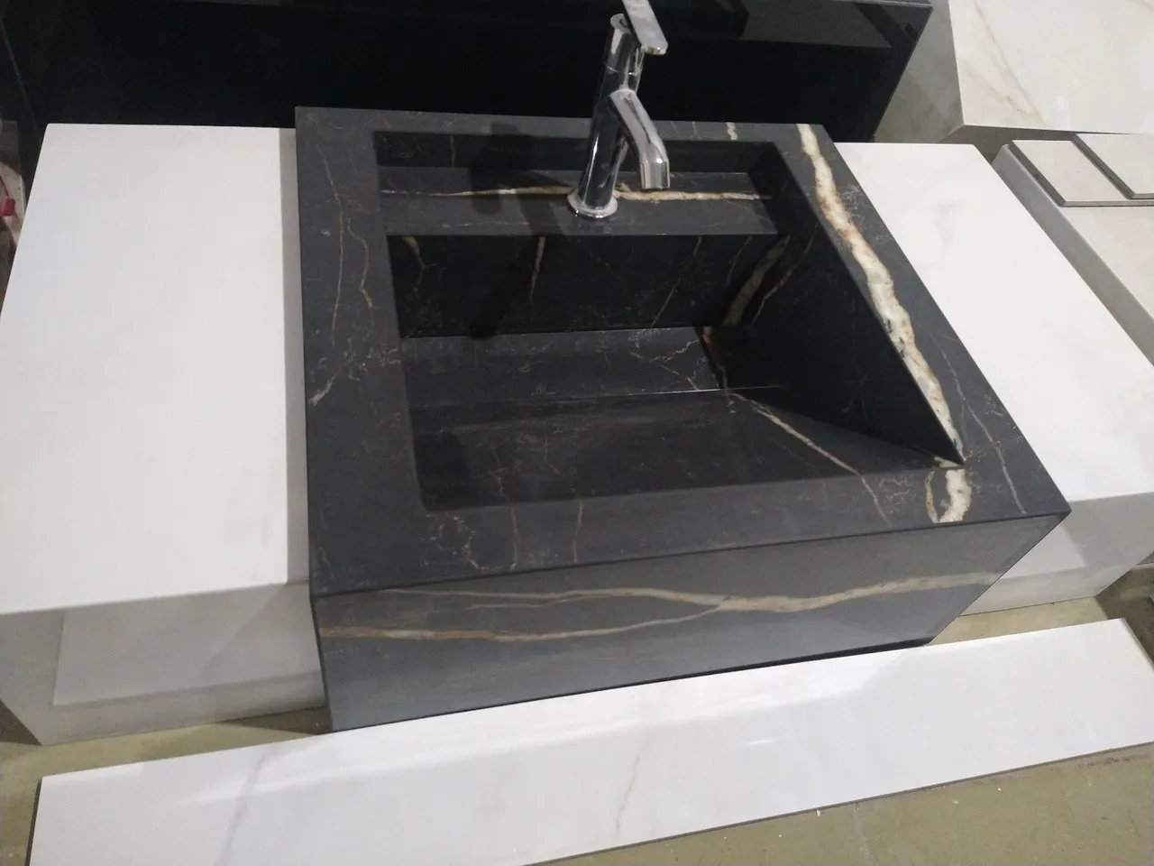 Pias a pronta entrega em porcelanato 80 cm