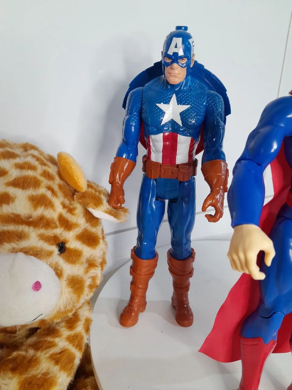 Bonecos de ação Superman e Capitão América - Foto 4