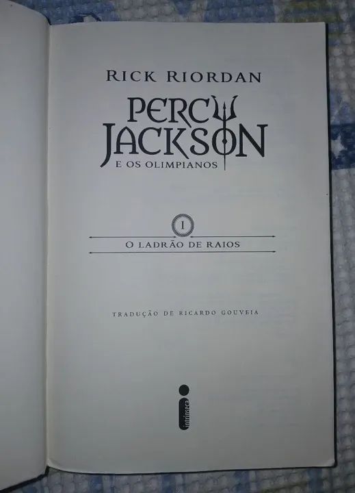 Livro Percy Jackson 1 O Ladrão de Raios - Foto 4