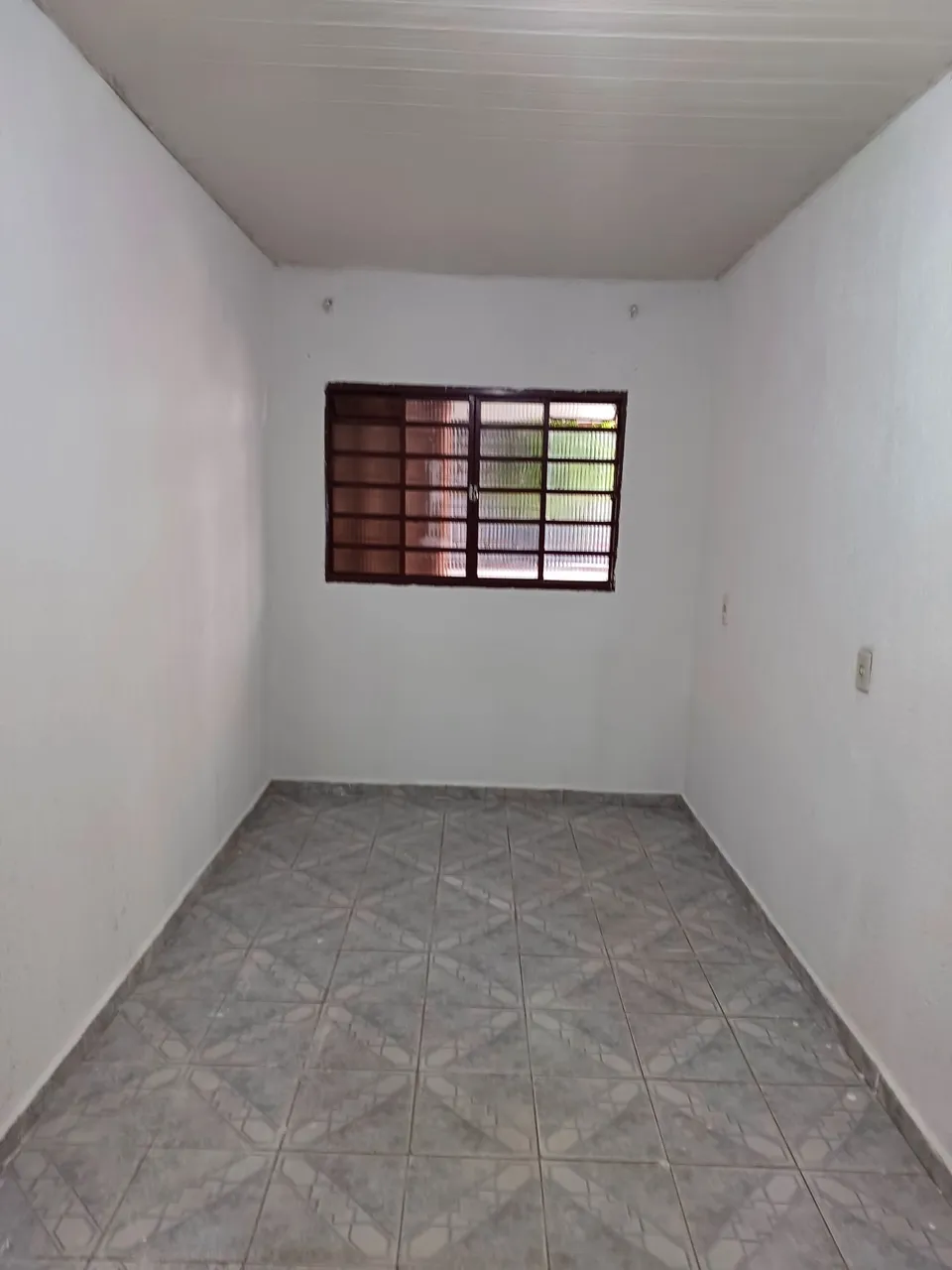 Alugo apartamento em camdangolandia
