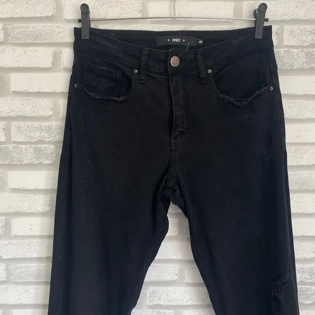 Calça Preta Jeans Destroyed Raizz Tamanho 40 - Foto 2