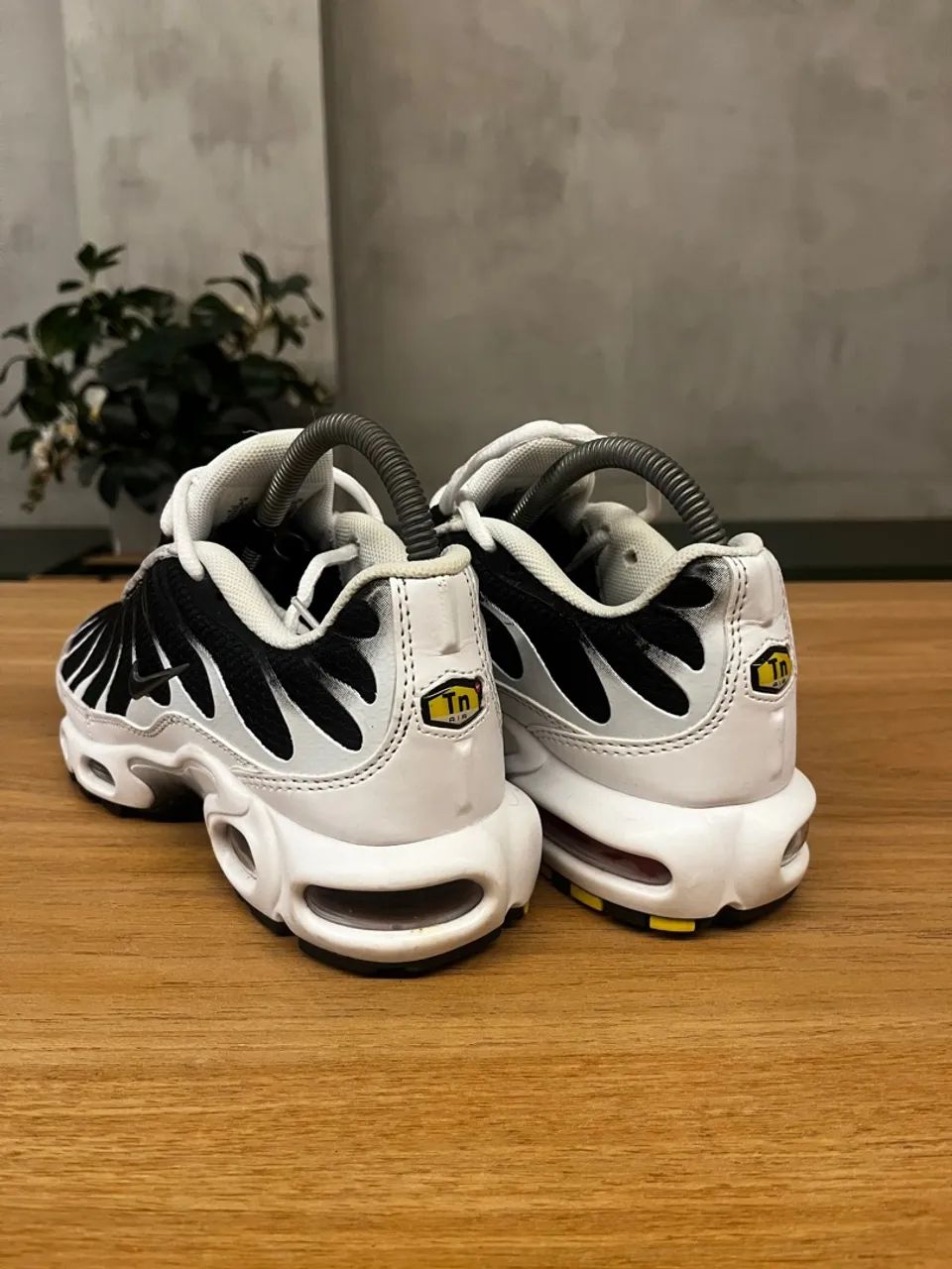 TENIS NIKE AIR MAX PLUS  - Foto 2