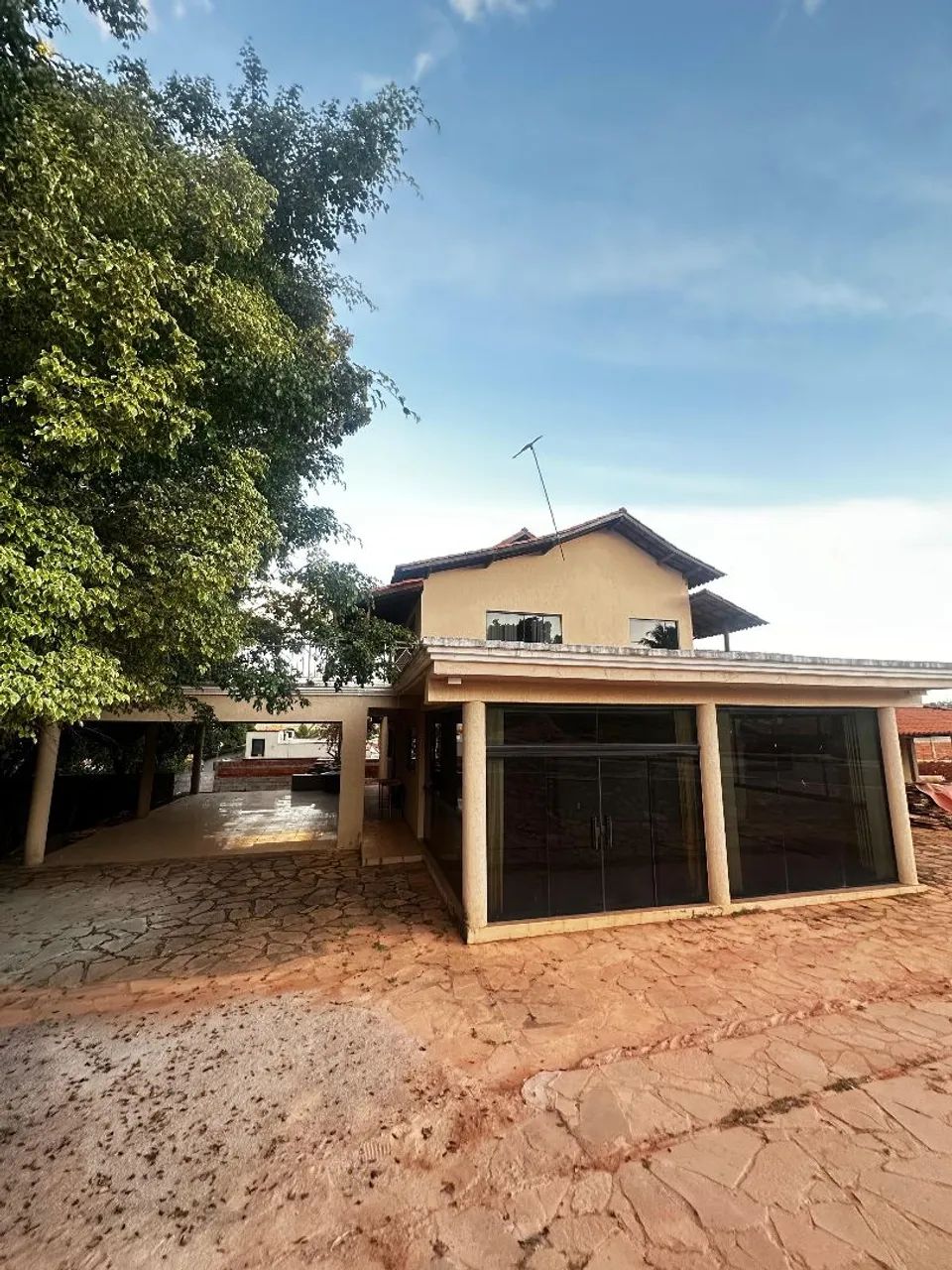 OPORTUNIDADE NA ARNIQUEIRAS - CASA COM 6 QUARTOS - Foto 3