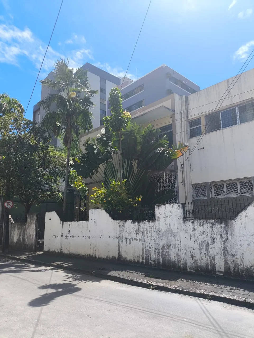 ALUGA-SE CASA RESIDENCIAL OU COMERCIAL NA ALDEOTA FORTALEZA/CE