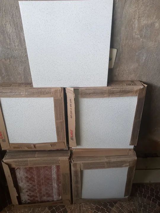 PISO 44X44 PEGUIMENTADO ANTIDERRAPANTE - Foto 3