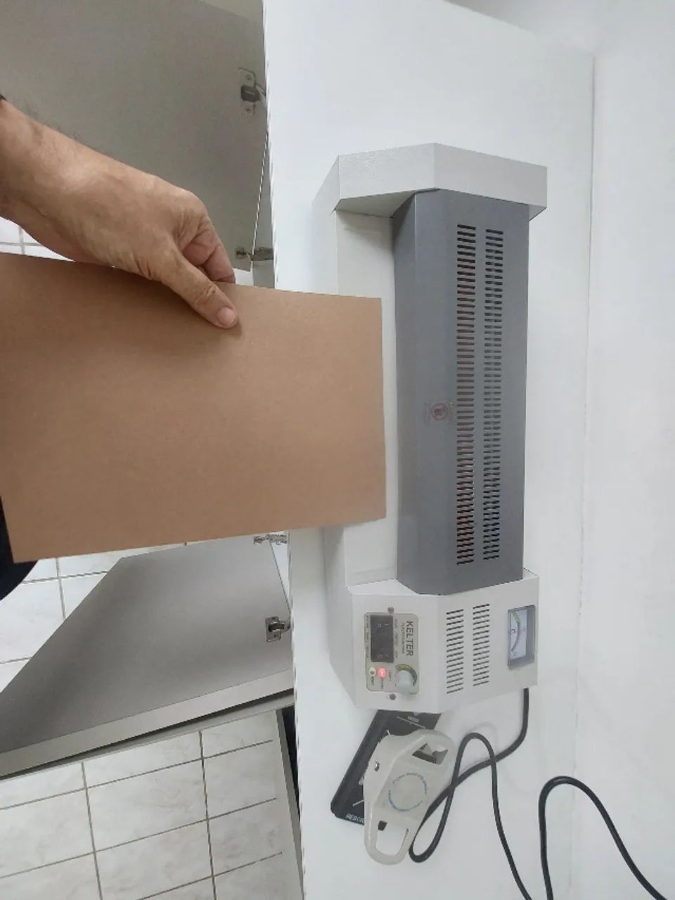 Plastificadora e Canteadeira para crachás - Foto 5