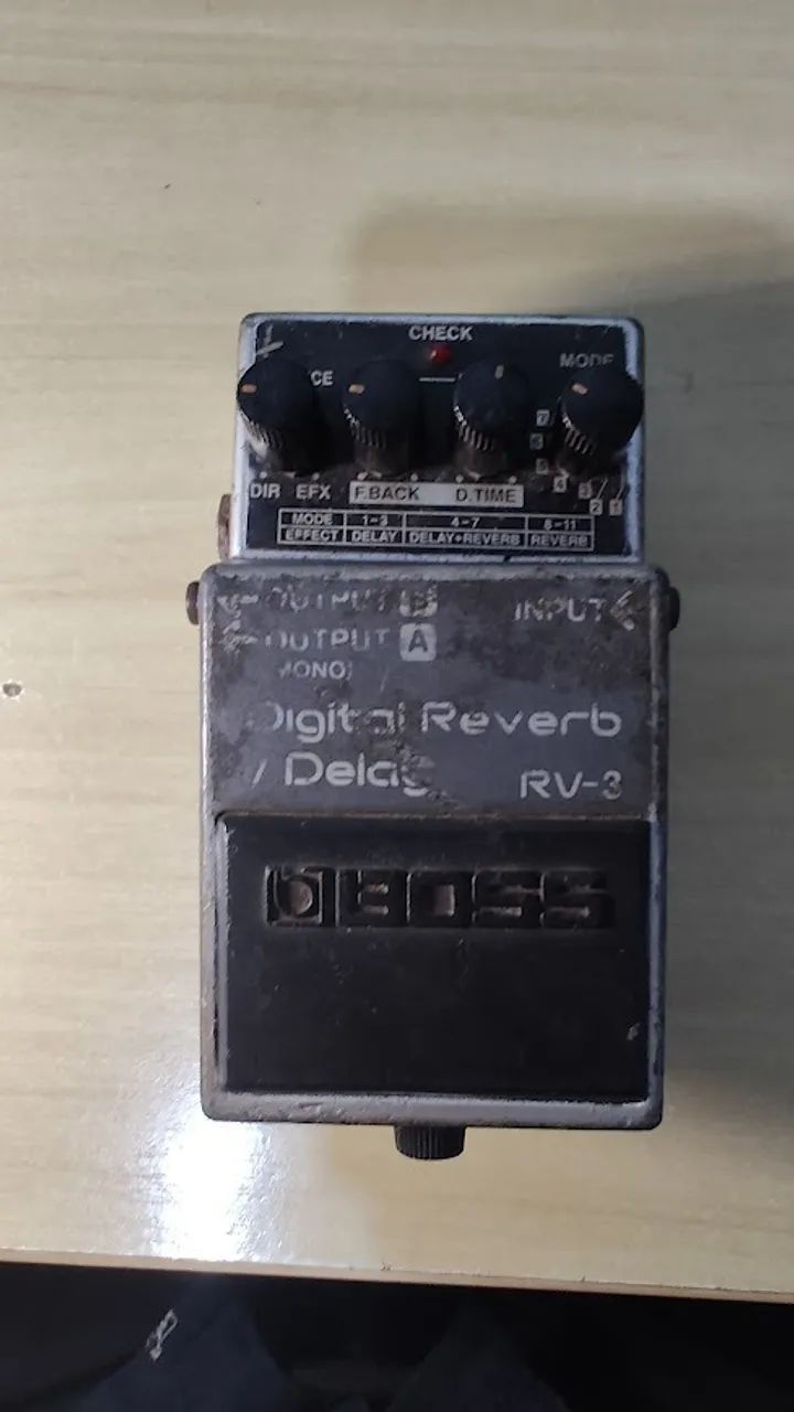 Pedal Boss RV-3 Digital Reverb / Delay