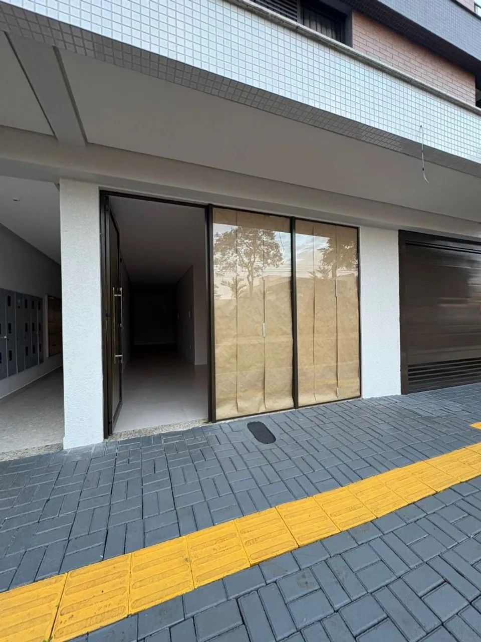 SALA COMERCIAL próxima a FUNET