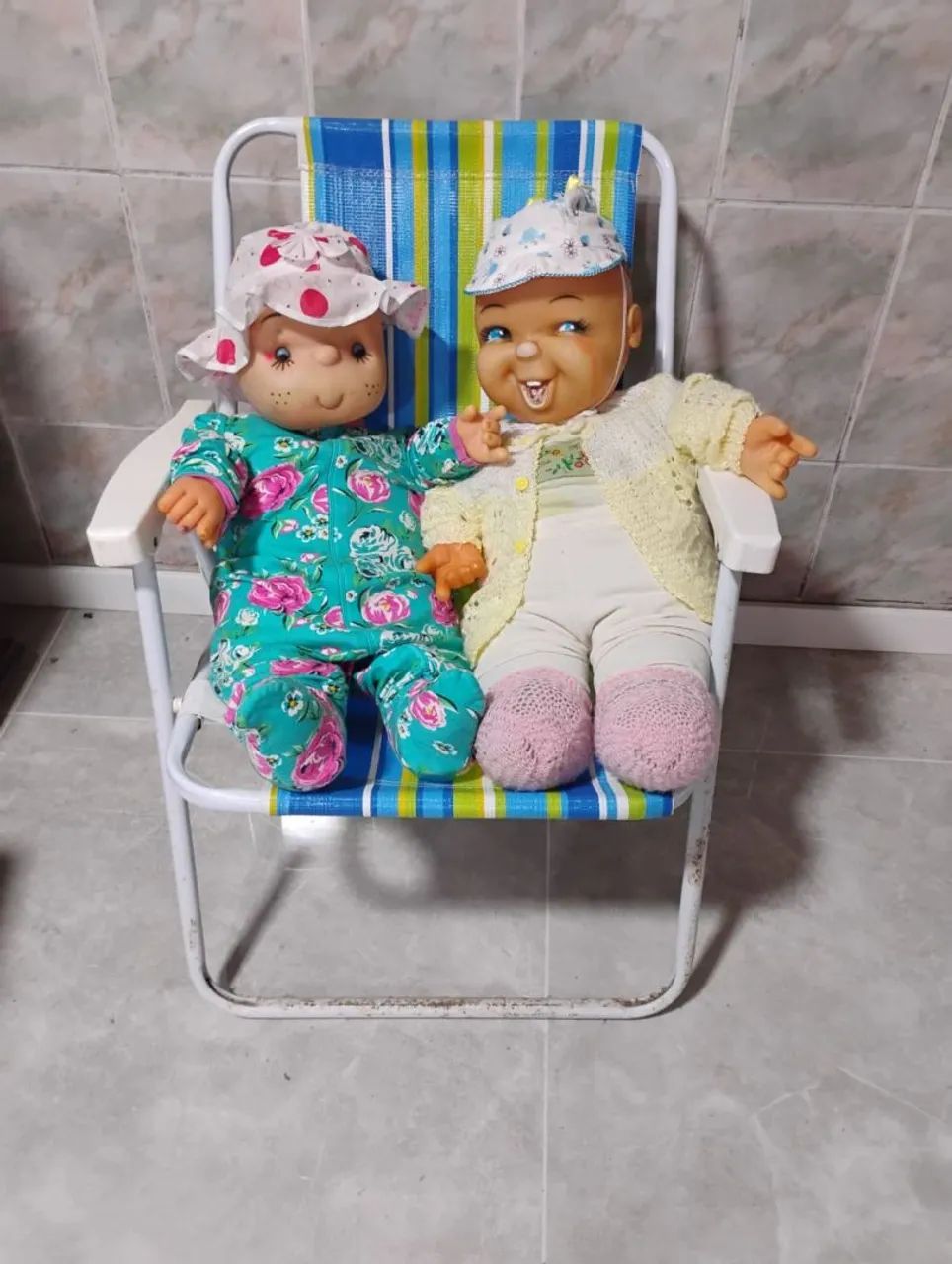 Vendo duas bonecas antigas 