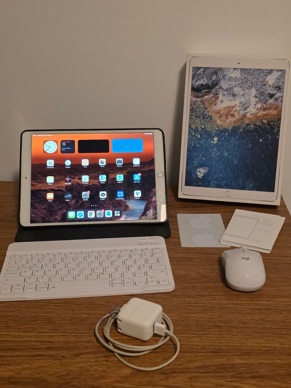 Apple Ipad pro 10.5 64Gb completo com mouse e teclado - Tablets e