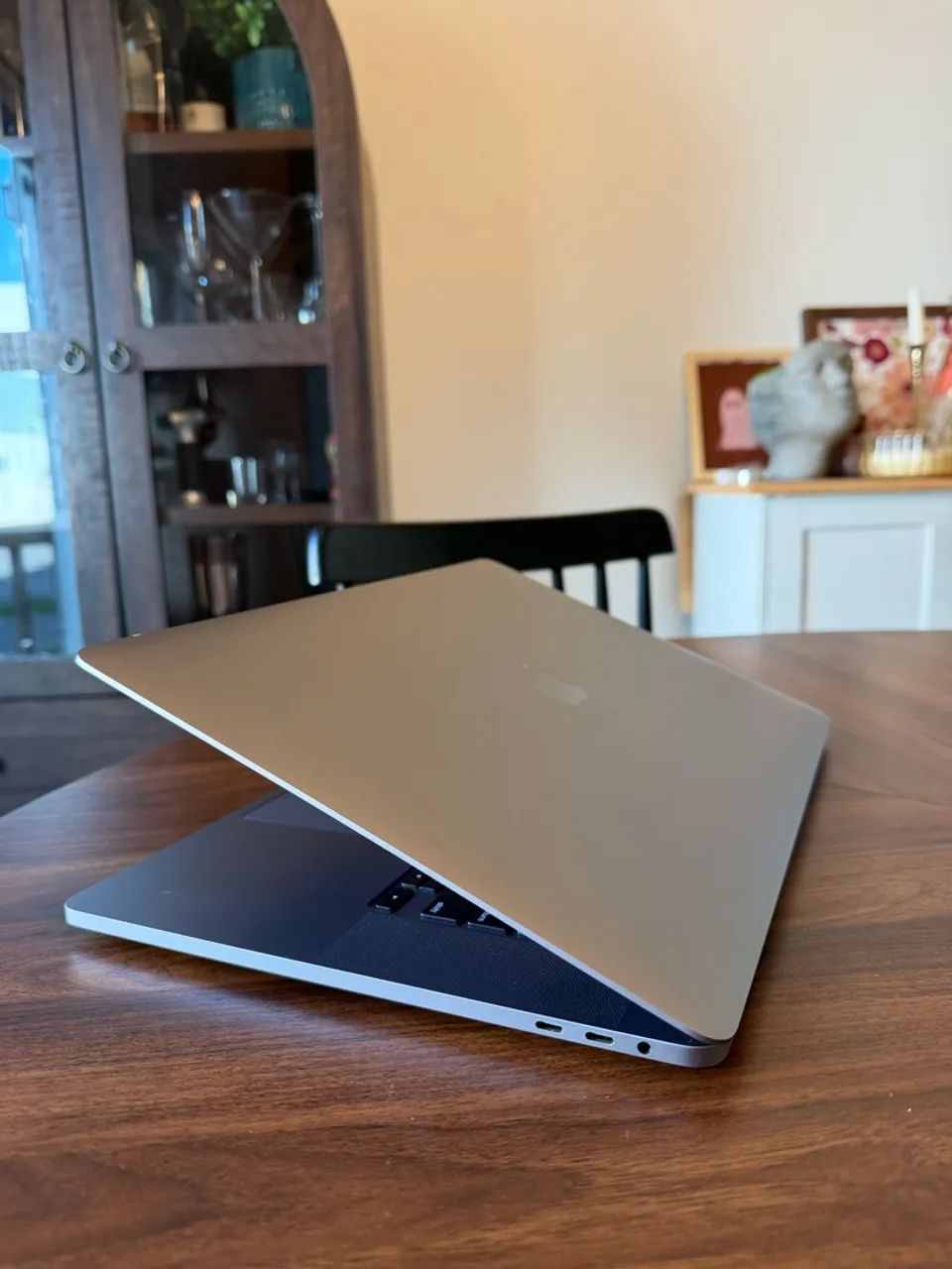MacBook Pro 16 2019 i9 32GB 1TB SSD 153 Ciclos - Notebooks - Morro