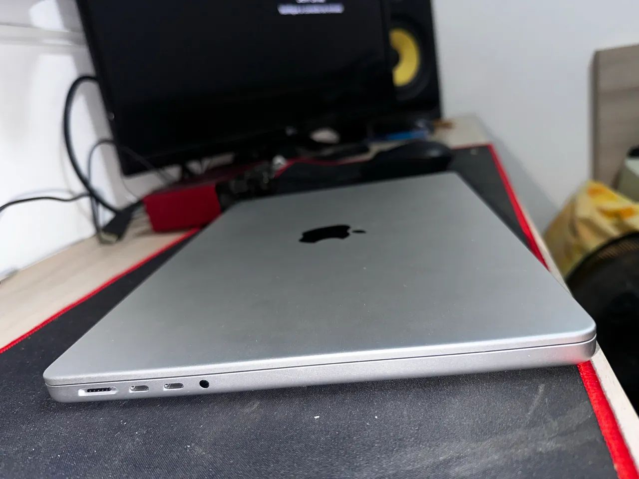 Macbook Pro M3 // 14 polegadas // 8gb de RAM // ssd 512gb  - Foto 3