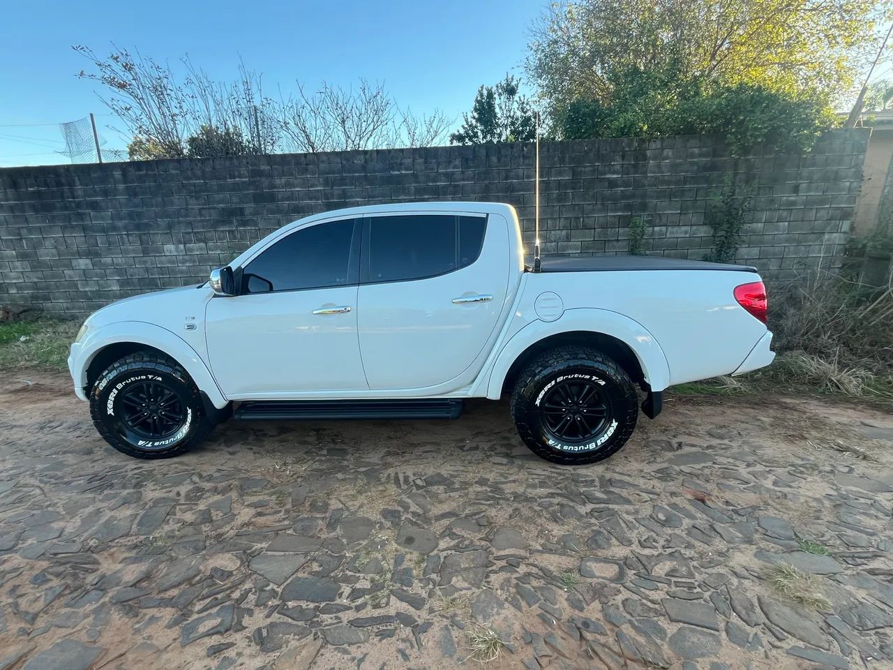 Mitsubishi L200 2015