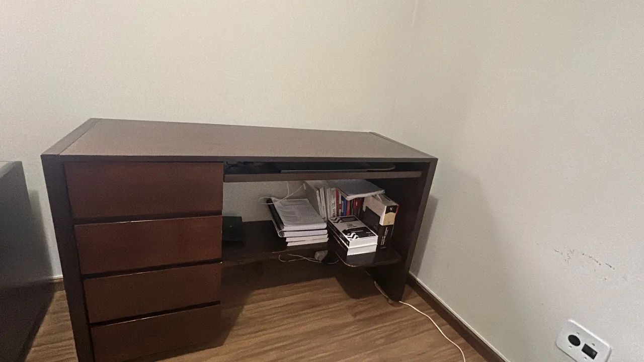 Escrivaninha para computador 