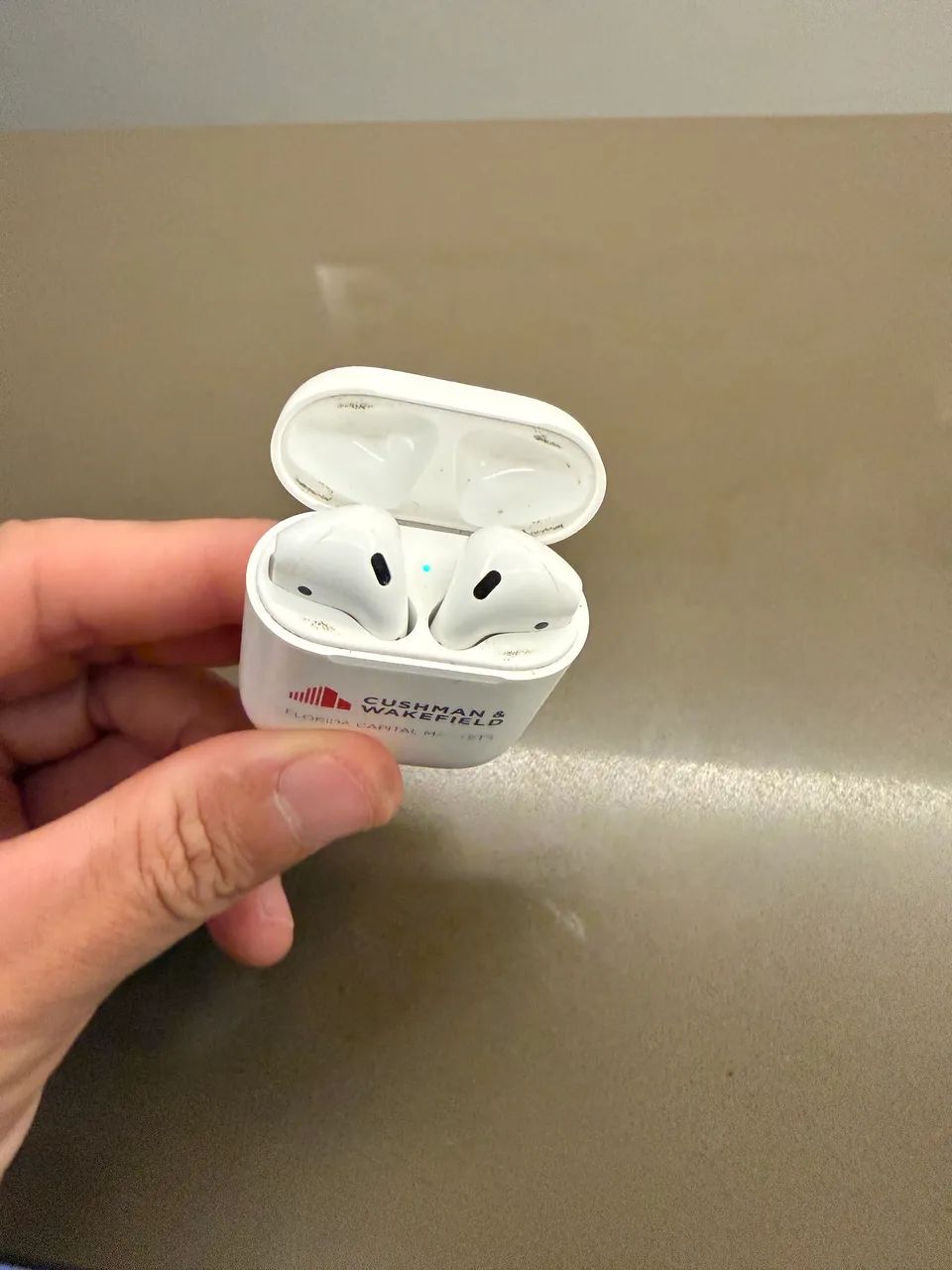 AirPods
