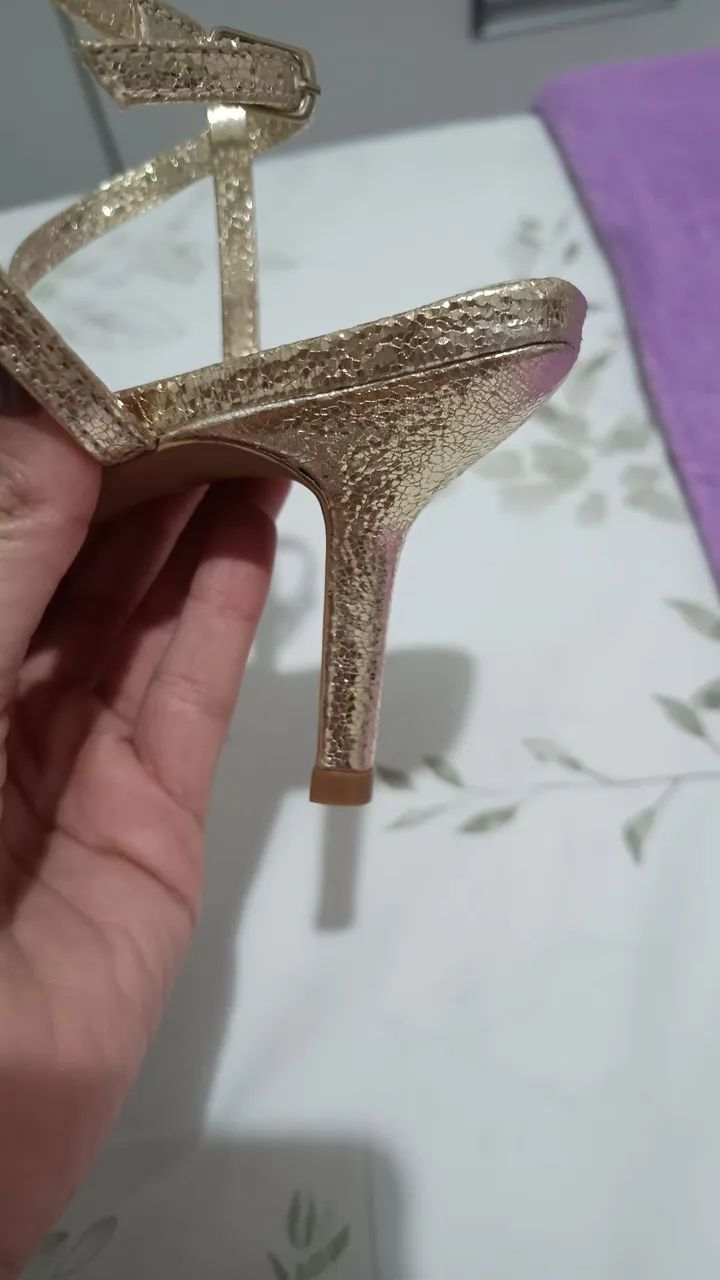Sandália de Festa Dourada - Foto 4