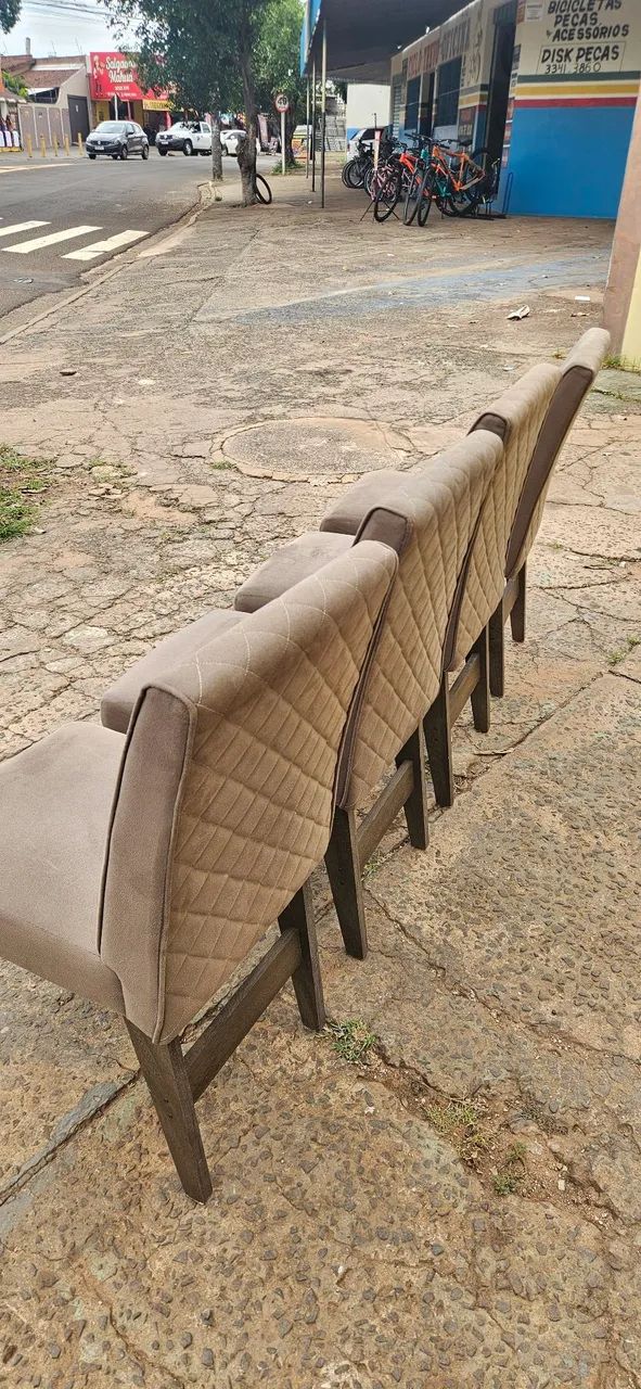 cadeiras de jantar bem conservadas ENTREGA GRÁTIS! - Foto 2